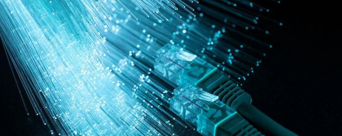 [Obra de instalação de fibra óptica é com o furo direcional!]